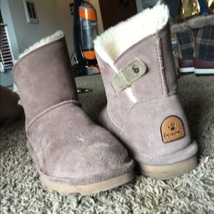 Women’s fuzzy boots